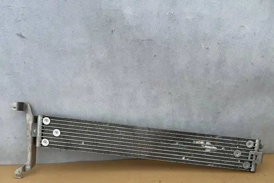 Volkswagen Amarok Engine oil radiator 2H6317019 Z6818003