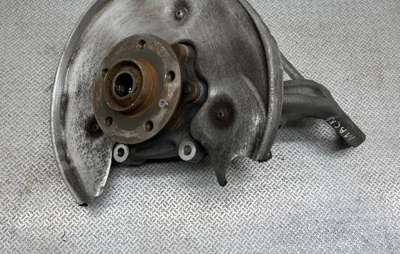 Porsche Macan (95B) Rear wheel hub spindle/knuckle 8R0505435C