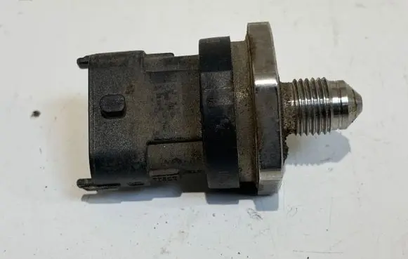 Mazda CX-5 Fuel pressure sensor 0261545074