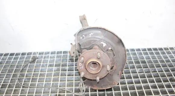 Toyota Avensis T270 Front wheel hub