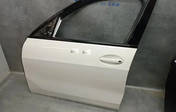 BMW X5M G05 F95 Front door 8738551