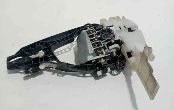 BMW 7 G11 G12 Front door exterior handle/bracket 7377242