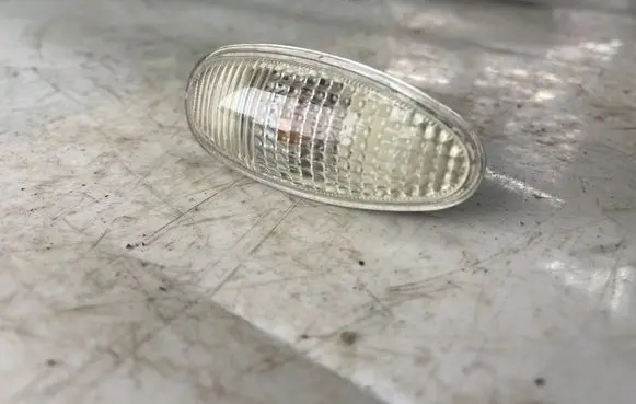 Mitsubishi Pajero Sport I Front fender indicator light