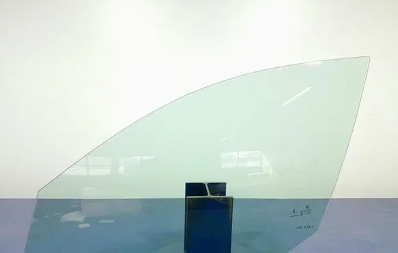 BMW M5 Front door window glass four-door 