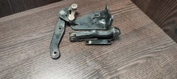 Volkswagen Transporter - Caravelle T5 Sliding door lower roller guide/hinge 7H0843413A 7H0843397