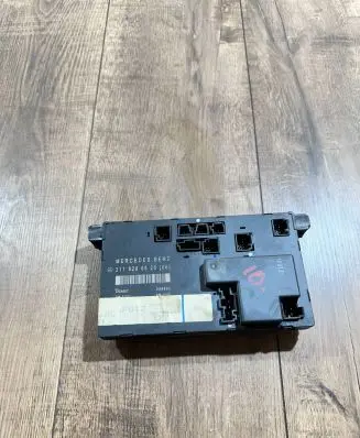 Mercedes-Benz E W211 Door control unit/module 2118200526 356803