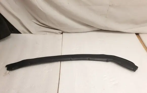 Mercedes-Benz GL X164 Front door rubber seal A1647201478
