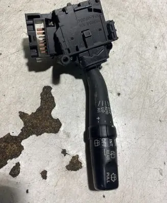 Toyota Auris 150 Wiper control stalk 173654