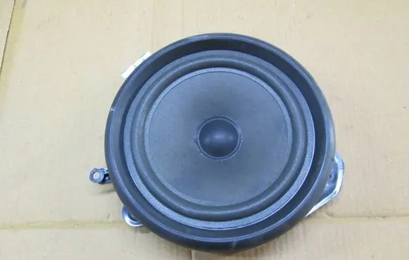 Audi A4 S4 B6 8E 8H Front door speaker 8E0035411