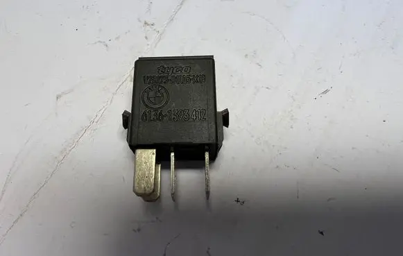 BMW 5 E39 Other relay 61361393412 V23073B1005X18