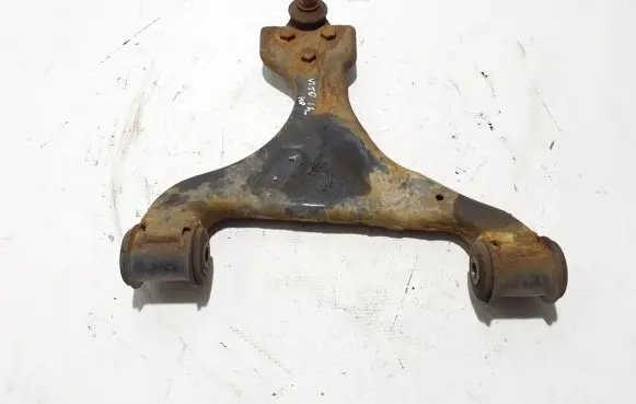 Mercedes-Benz Vito Viano W639 Front lower control arm/wishbone A6393300810