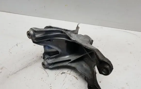 Audi A5 8T 8F Engine mounting bracket