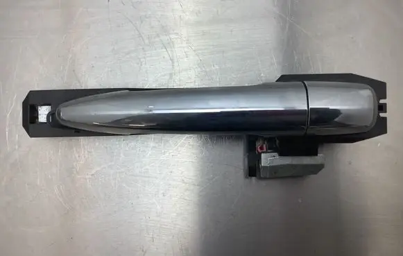 Subaru Tribeca Front door exterior handle 