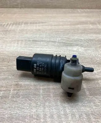 Audi Q3 8U Windscreen/windshield washer pump 1K6955651