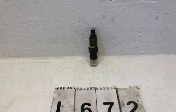 Volvo S40, V40 Fuel injector lcr6735401