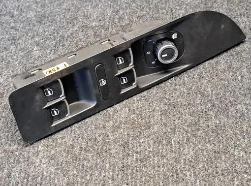 Volkswagen PASSAT CC Electric window control switch 3C8857858D