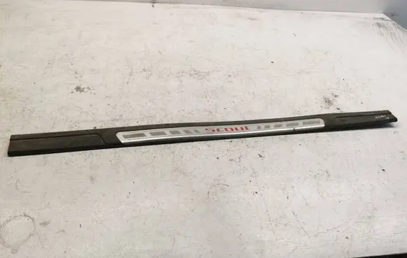 Skoda Octavia Mk2 (1Z) Front sill trim cover