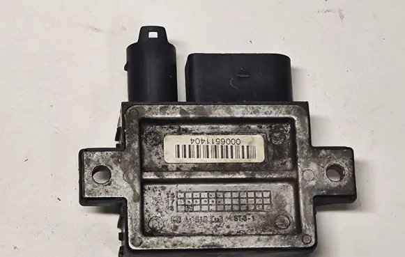 BMW 5 E60 E61 Glow plug pre-heat relay E2110022358