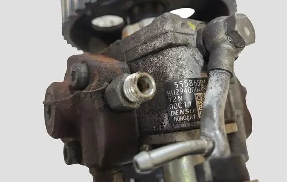 Opel Zafira B Fuel injection high pressure pump 55586501 HU2940000505