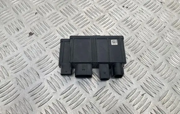 BMW 1 F20 F21 Ignition amplifier control unit 8647255