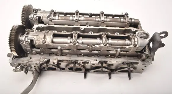 Mercedes-Benz E W213 Engine head R654016
