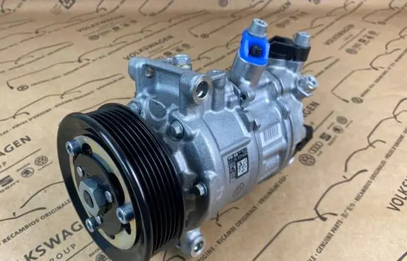Volkswagen PASSAT B8 Air conditioning (A/C) compressor (pump) 5Q0816803H