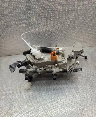 Voltage converter inverter