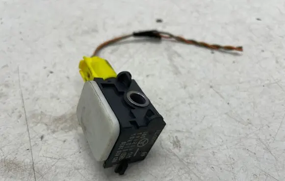 Mercedes-Benz R W251 Airbag deployment crash/impact sensor A0038202826