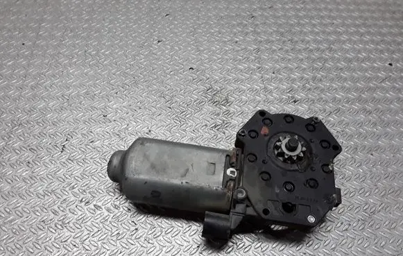 Renault Laguna I Front door window regulator motor 400370A