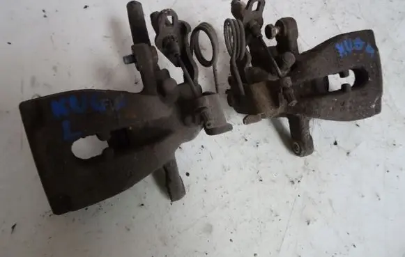 Ford Kuga I Rear brake caliper