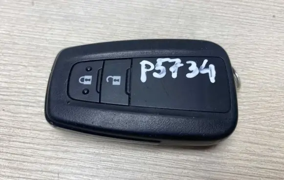 Toyota C-HR I Ignition key/card 