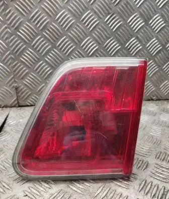 Toyota Avensis T270 Tailgate rear/tail lights