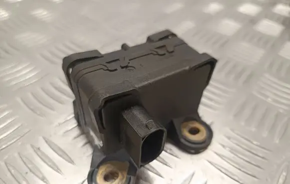 Mercedes-Benz CLK A209 C209 ESP acceleration yaw rate sensor A0045429218 10170103763