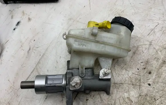 Opel Insignia A Master brake cylinder 03350890241
