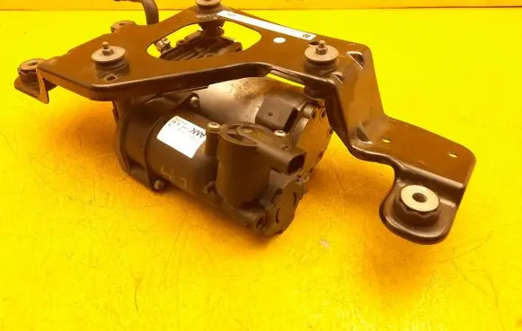 BMW X5 E70 Air suspension compressor/pump 6859714