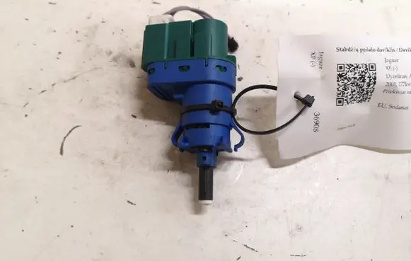 Jaguar XF Brake pedal sensor switch 6V8313480AB