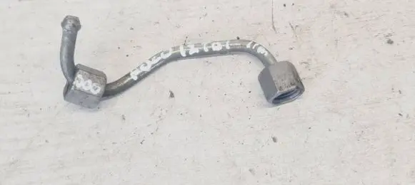 Volkswagen Polo V 6R Fuel injector supply line/pipe EH3V205 03P303 060611