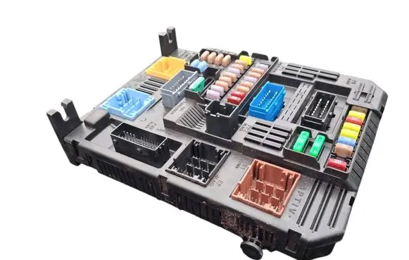 Opel Mokka B Fuse module 9855665180