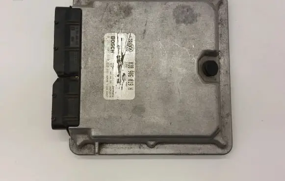 Volkswagen Golf IV Engine control unit/module 038906019H 28SA3925 0281001910