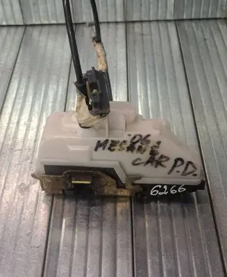 Renault Megane II Front door lock