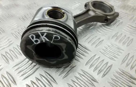 Volkswagen PASSAT B6 Piston with connecting rod BKP BHS 038J
