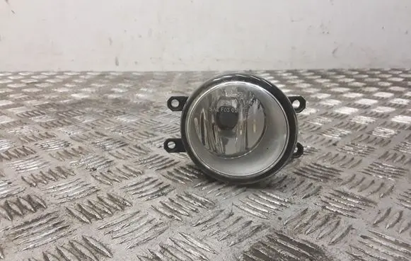 Toyota Yaris Front fog light E204709 89210656