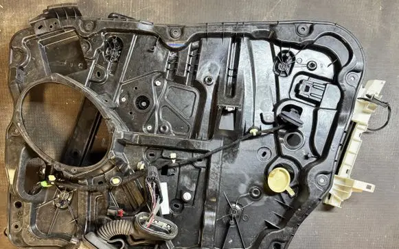 Jeep Grand Cherokee WL Front window lifting mechanism without motor 68499662AA E28750110