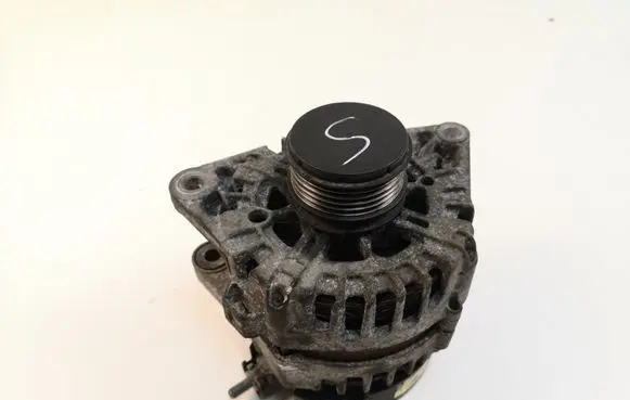 Hyundai i40 Generator/alternator 373002A800