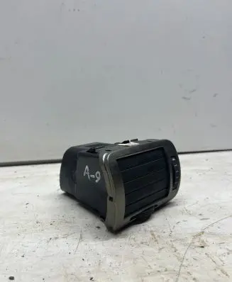 Skoda Octavia Mk1 (1U) Dashboard side air vent grill/cover trim 3U0819701A