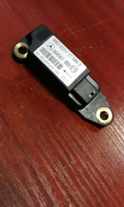Mercedes-Benz C W203 Airbag deployment crash/impact sensor 0018204426