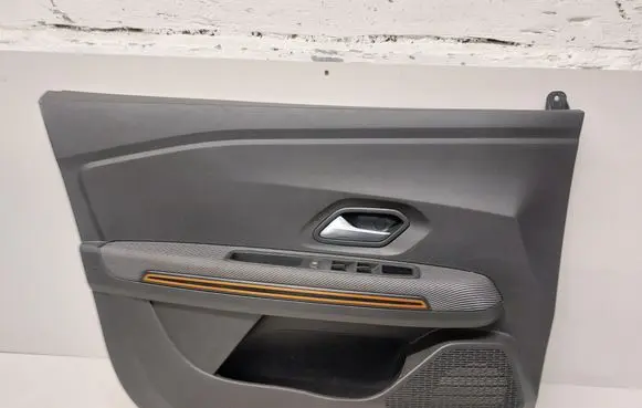 Dacia Sandero III Front door card panel trim