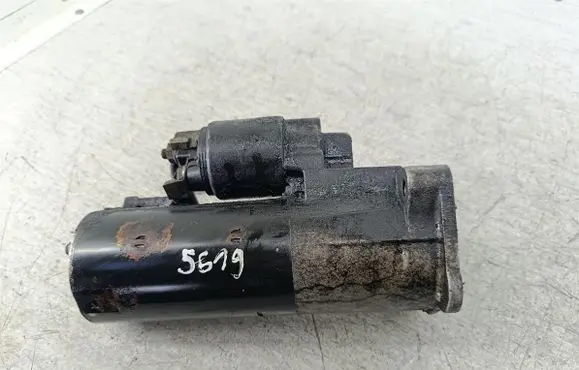 Volkswagen PASSAT B5.5 Starter motor 068911024H