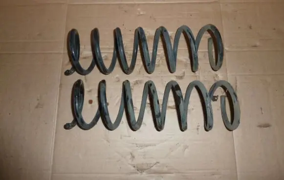 Mazda 3 I Rear coil spring