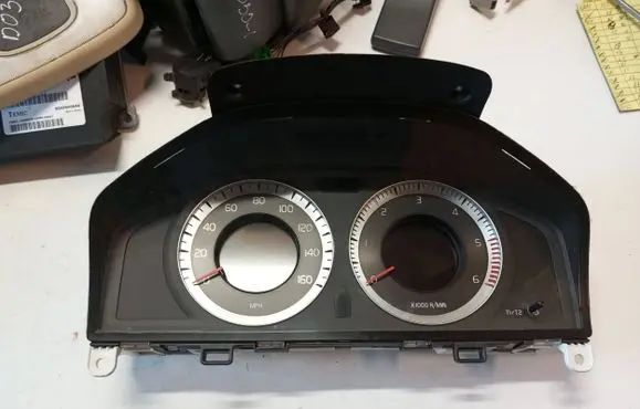 Volvo XC60 Speedometer (instrument cluster) 31270370AA